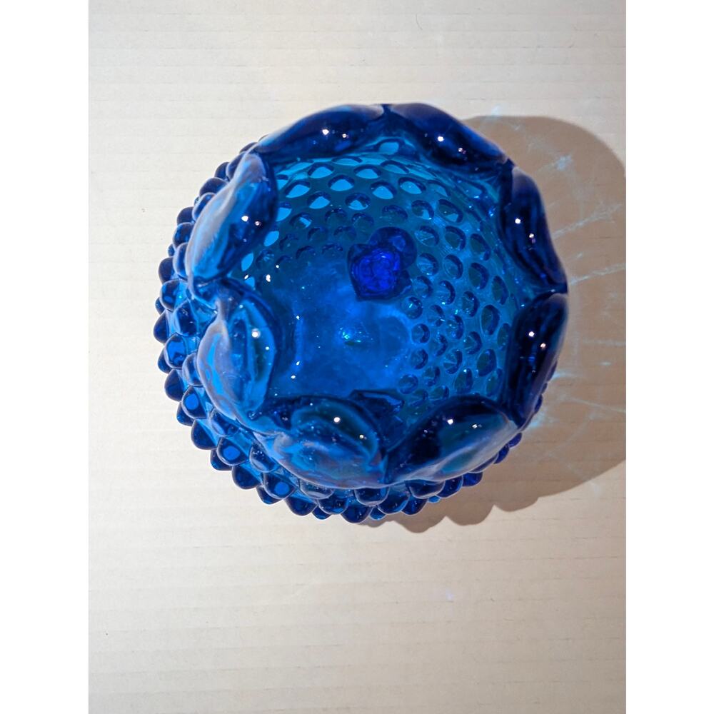 Vintage Fenton Glass Blue Hobnail Three Footed Vase - Picture 4 of 7